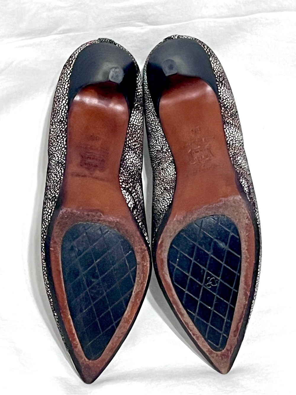 Donald J Pliner Python Print Pointed Toe Pumps 8N - Picture 6 of 7